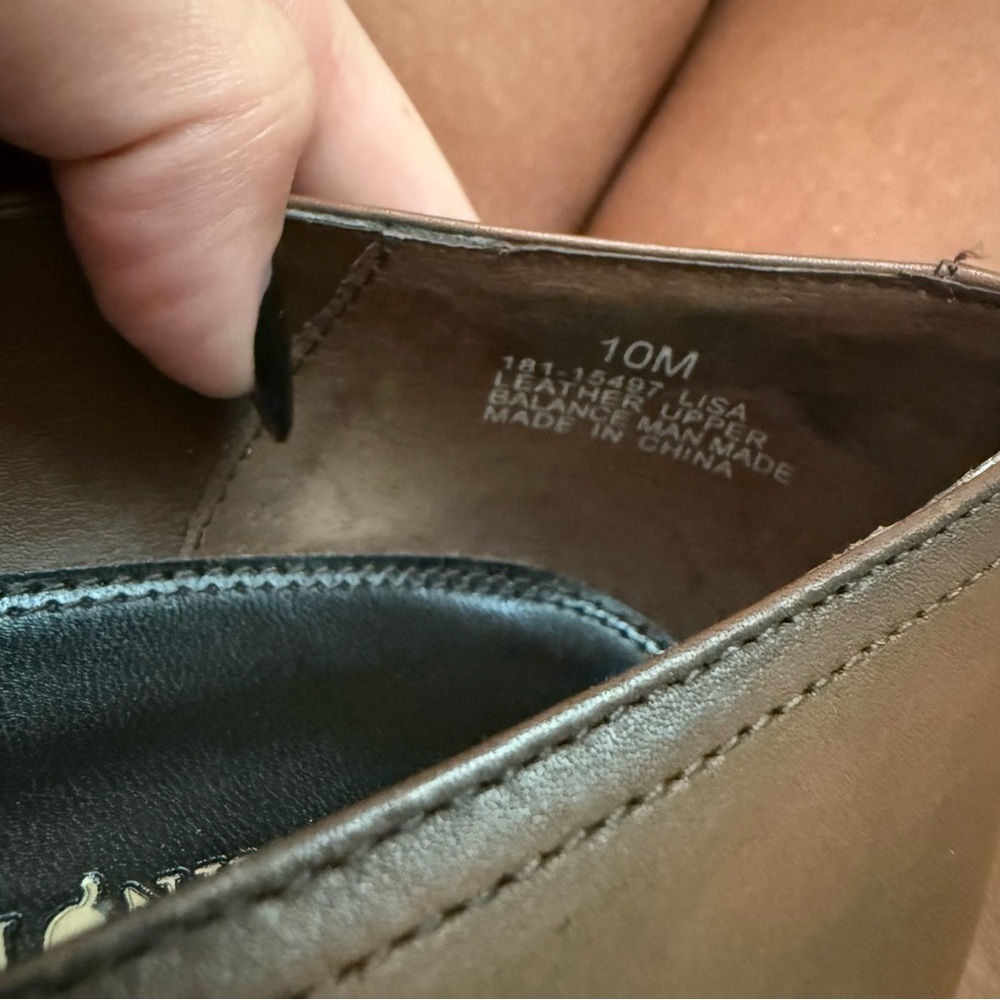 Mountain Lake women’s Brown Leather Loafers with Block Heel - Picture 5 of 8